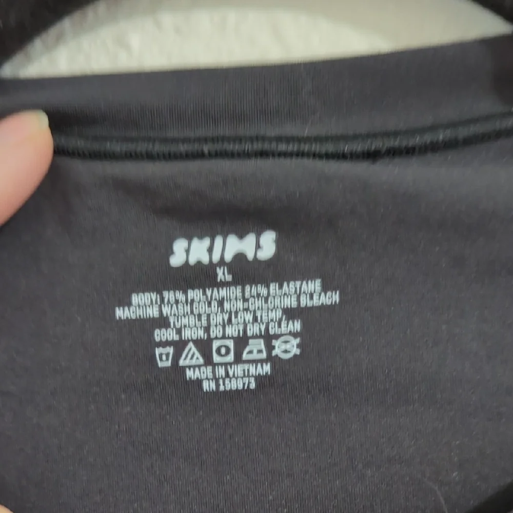 SKIMS FITS EVERYBODY T-SHIRT BODYSUIT - Black - Size XL - Picture 6 of 9